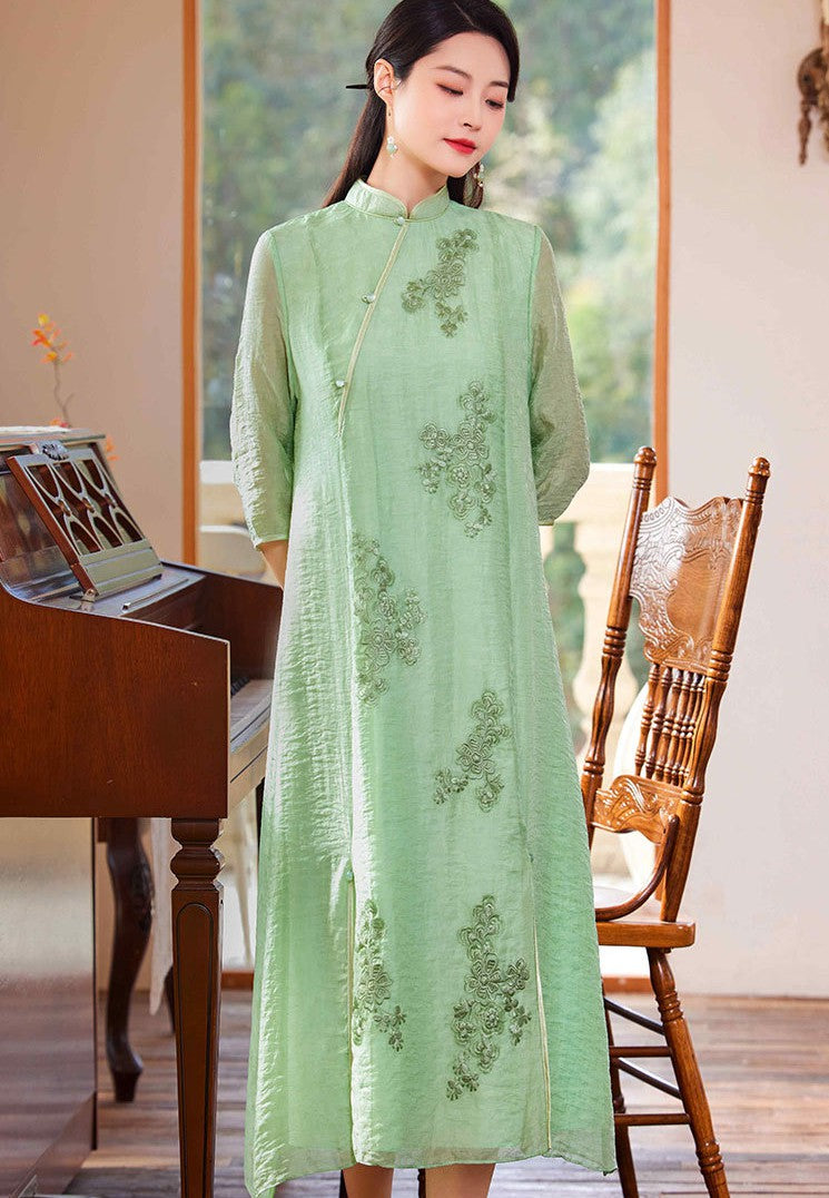 Plus Size Chinese Retro Long Embroidered Dress with Loose Fit and Stan IDREAMMART Plus Size Chinese Retro Long Embroidered Dress with Loose Fit and Stan IDREAMMART