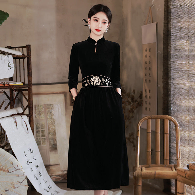 Embroidered Velvet Black Ao Dai Qipao – Slim-Fit Waist Black / M Embroidered Velvet Black Ao Dai Qipao – Slim-Fit Waist Black / M