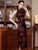 Robe chinoise dos nu en brocart cheongsam motif chrysanthème
