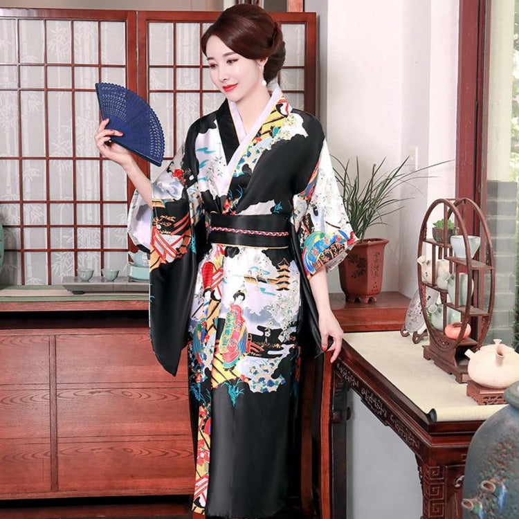 Kimono japonés tradicional con de de dama –