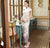 Chinesisches Cheongsam-Kleid aus Seidenmischung mit Flügelärmeln und Lotus-Print