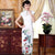 Longueur de thé Key Hole Neck Floral Silk Blend Cheongsam Robe chinoise