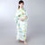 Kimono tradizionale giapponese da donna con motivo a farfalla