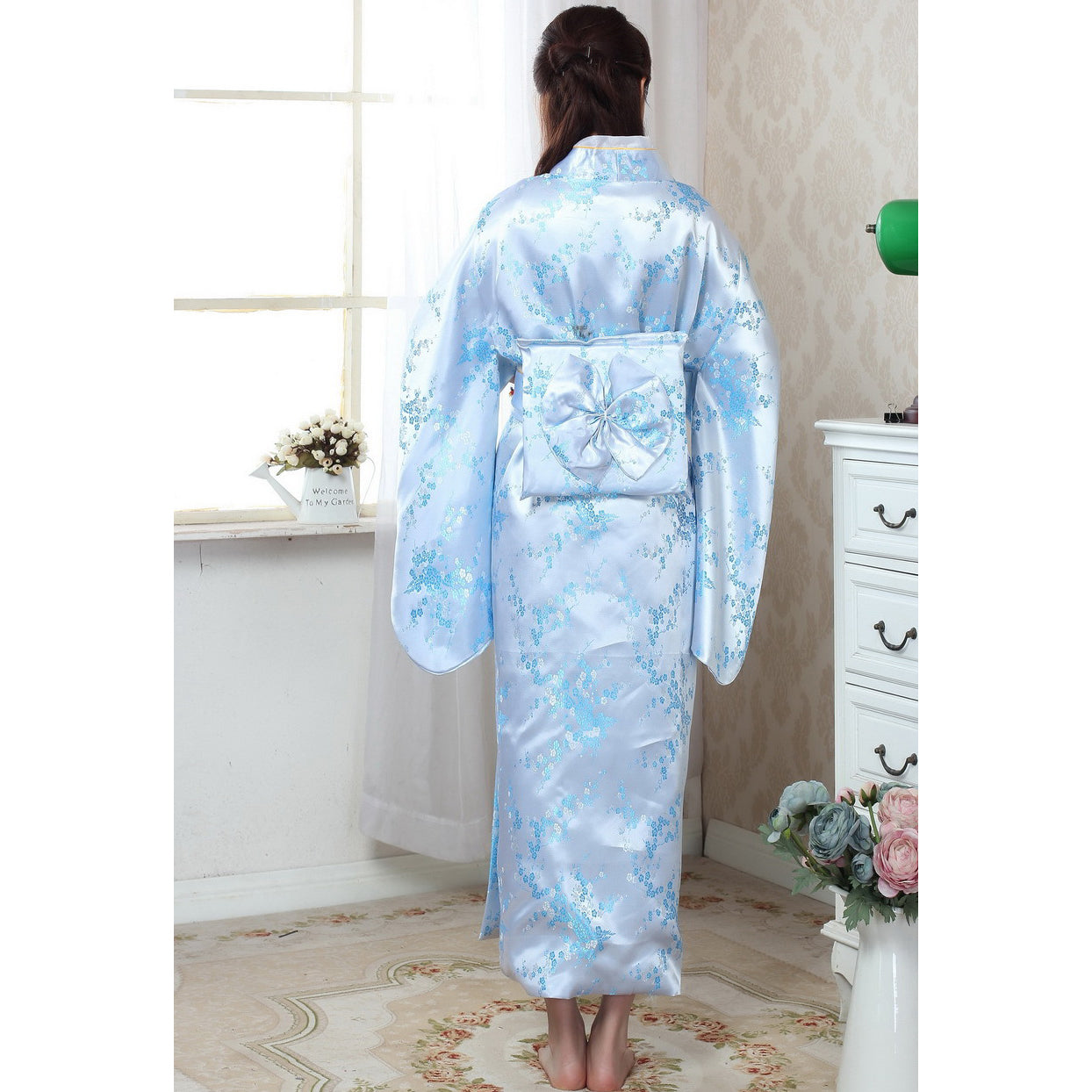 Floral Brocade Women's Traditional Japanese Kimono Black / Free Size Floral Brocade Women's Traditional Japanese Kimono Black / Free Size