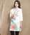Blusa china larga con bordado floral de manga 3/4 con cuello en V