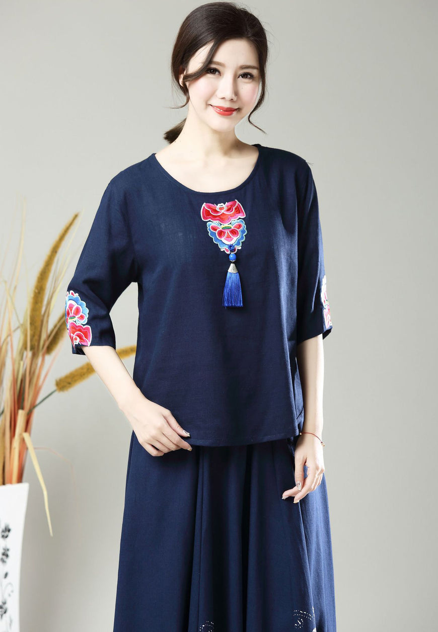 Round Neck Floral Embroidery Loose Chinese Blouse with Tassel