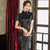 Abito cinese cheongsam classico con apertura frontale in broccato floreale