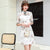 Blumenstickerei Illusion Ausschnitt Halbarm Cheongsam Chiffon Chinesisches Kleid