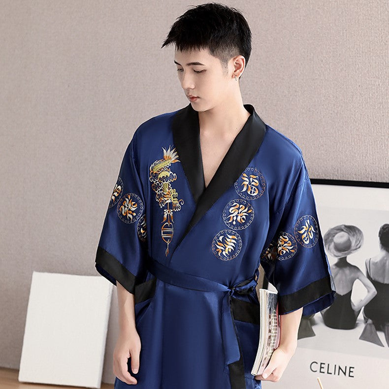 Peignoir de nuit reversible en melange de soie avec broderie dragon