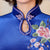 Vestido chino cheongsam de terciopelo grueso con bordado floral de manga larga hasta la rodilla