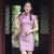charakteristisches, knielanges chinesisches Cheongsam-Kleid mit Flügelärmeln aus Baumwolle