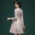 Cheongsam-Top mit 3/4-Ärmeln und Blumenspitze im chinesischen Retro-Kleid