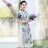 Vestido Ao Dai de georgette floral con cuello mandarín y media manga hasta el té