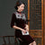 Schlüsselloch-Ausschnitt Knielanges Samt Cheongsam Chinesisches Kleid mit Pailletten