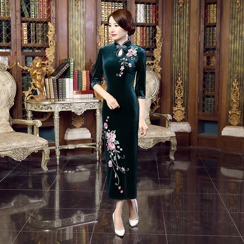3/4 Sleeve Floral Embroidery Full Length Velvet Cheongsam Mother Dress