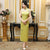 Chinesisches Cheongsam-Kleid aus Seidenmischung mit Illusionsausschnitt Blumenstickerei