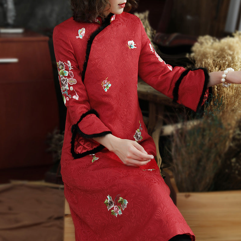 Floral Embroidery Fancy Cotton Cheongsam Knee Length Chinese Dress with Fur Edges