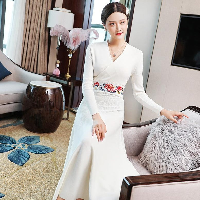 V Neck Long Sleeve Chinese Style Sweater Dress with Floral Embroidery Belt V Neck Long Sleeve Chinese Style Sweater Dress with Floral Embroidery Belt