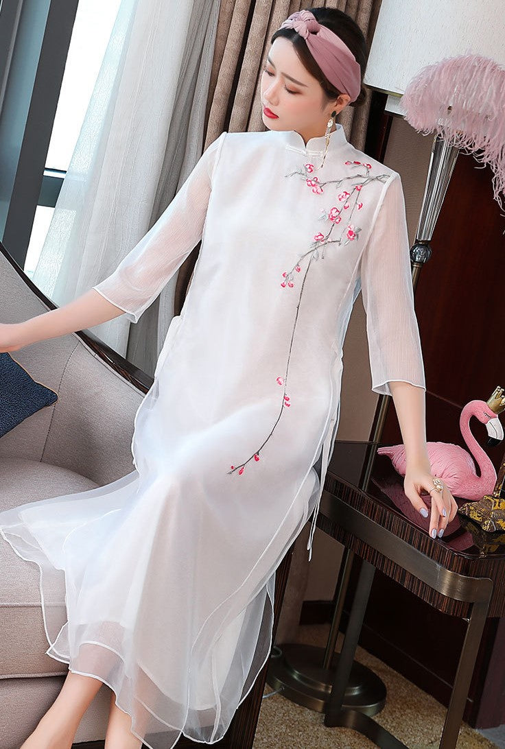 Wintersweet Embroidery Illusion Sleeve Hanfu Causal Dress Traiditonal Chinese Costume