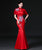 Robe de bal chinoise sirène à broderie florale et col illusion avec cape
