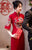 Chinesisches Ballkleid mit Blumenapplikationen aus Brokat und Meerjungfrau mit Pailletten-Quasten