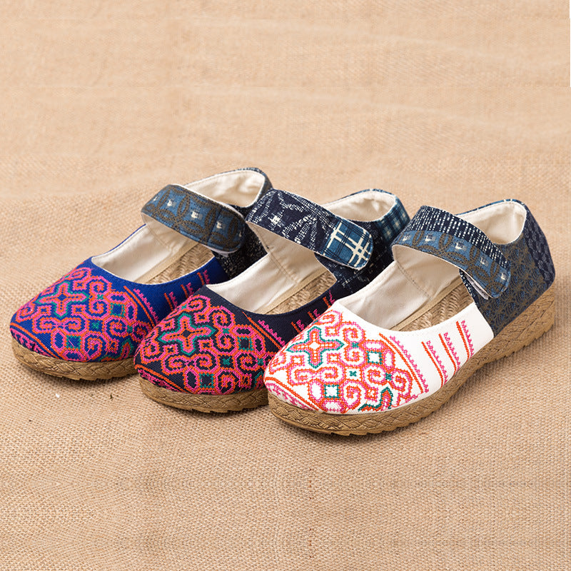 Traditional Chinese Floral Embroidery Homespun Shoes