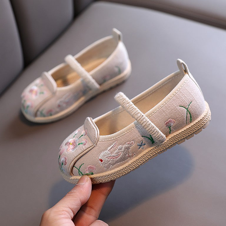 Traditional Girls' Chinese Floral Embroidery Shoes Dancing Shoes White / 31 Traditional Girls' Chinese Floral Embroidery Shoes Dancing Shoes White / 31
