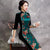 Knielanges Cheongsam-Abendkleid aus Samt und Blumenbrokat
