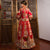 Traditioneller chinesischer Hochzeitsanzug mit Stehkragen und Blumenstickerei