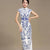 Col Mandarin Cap Sleeve Bleu et Blanc Porcelaine Motif Cheongsam Robe Chinoise
