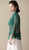 Chinesische Bluse mit Trompetenärmeln und Cheongsam-Top mit Blumenstickerei