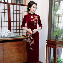 Key Hole Neck Velvet Cheongsam Mother Dress with Floral Embroidery