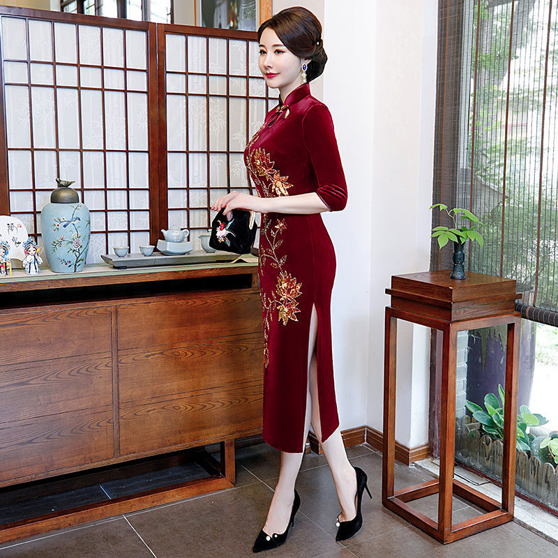 3/4 Sleeve Velvet Cheongsam Mother Dress with Floral Embroidery & Appliques