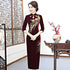 3/4 Ärmel handbesticktes chinesisches Cheongsam-Kleid in voller Länge aus Samt