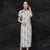 Klassisches, figurbetontes, figurbetontes, teelanges Cheongsam-Kleid aus Baumwolle im Retro-Stil