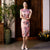 Keyhole Neck Cap Sleeve Traditionnelle Cheongsam Longueur Au Genou Robe Chinoise Florale