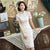 Kurzarm-Cheongsam-Cheongsam-Cheongsam mit floraler Spitze, passendes chinesisches Kleid