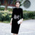 Vestido de madre cheongsam de terciopelo hasta la rodilla con bordado auspicioso de media manga