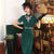Kurzarm-Cheongsam Qipao-Kleid mit verheißungsvoller Stickerei aus Samt