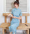 Kurzes Cheongsam Qipao Kleid mit Illusionsärmeln und floraler Spitze