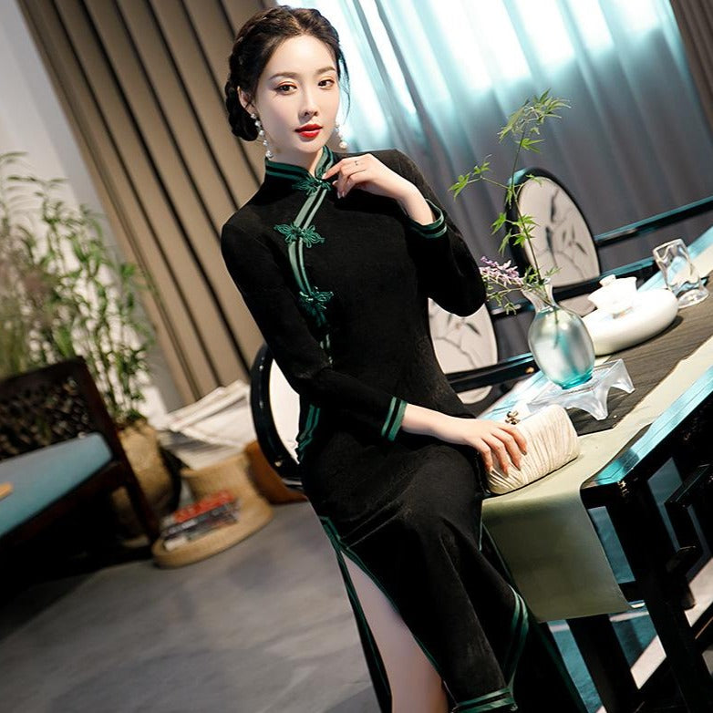 Elegant Long Sleeve Velvet Cheongsam Full Length Mother Dress