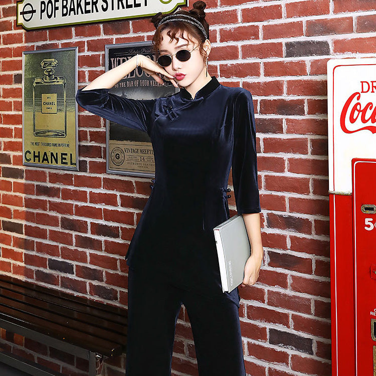 mame - 【Lautashi 】Velvet top Suzu Black Velvet Puff-Sleeve Top With Bows – Club L London