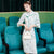 Modernes Cheongsam-Chic-Tageskleid aus Samt mit Trompetenärmeln