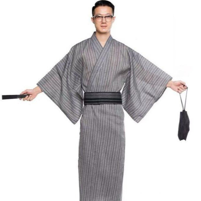 Kimono De Vestir De Samurai Japonés Tradicional Para Hombre Fotos,  retratos, imágenes y fotografía de archivo libres de derecho. Image 91960221