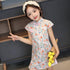 Vestido chino floral hasta la rodilla Cheongsam elástico de manga casquillo para niños