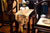 Orientalischer Tischläufer aus Brokat mit Drachenstickerei