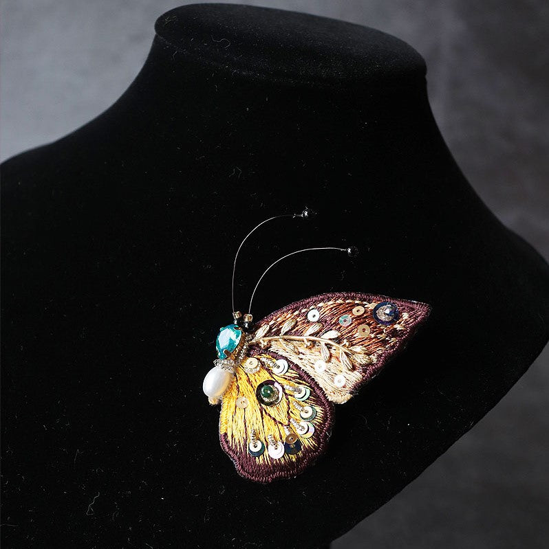 Butterfly Shape Embroidery with Sequins Gilding Brooch