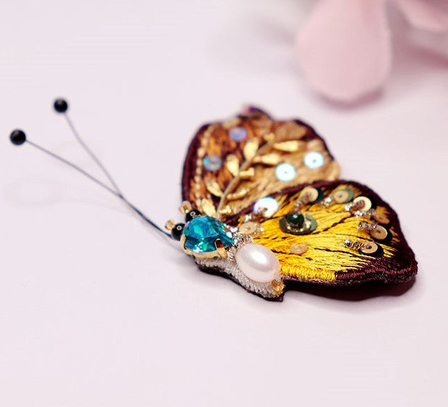 Butterfly Shape Embroidery with Sequins Gilding Brooch