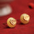 Orecchini dorati in stile cinese con cloisonne e perle floreali