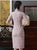 Schickes, knielanges Cheongsam-Karo-Karo-chinesisches Kleid